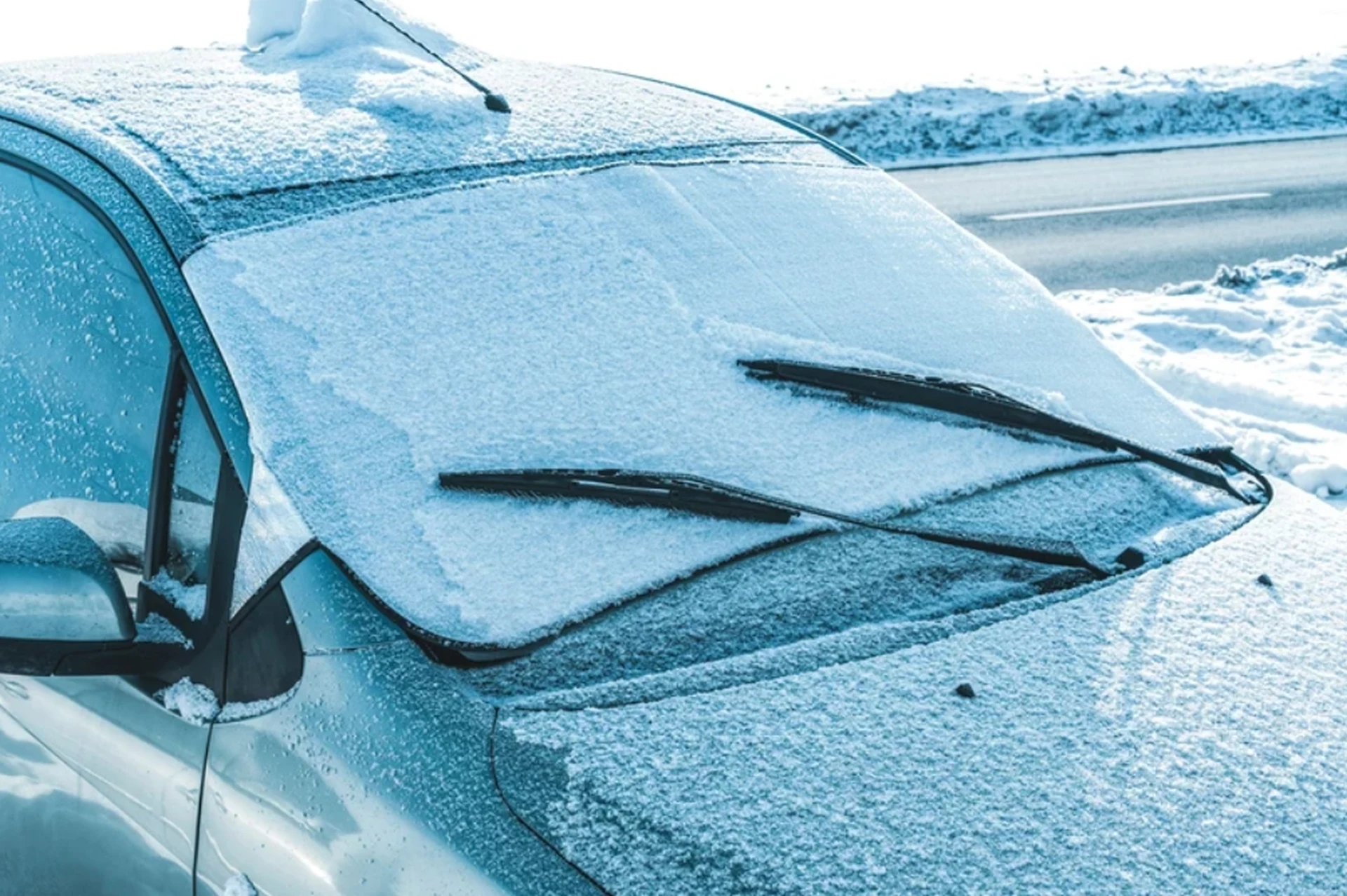 Eine clevere Methode, um morgendliches Scheibenkratzen zu vermeiden. Machen Sie es am Abend