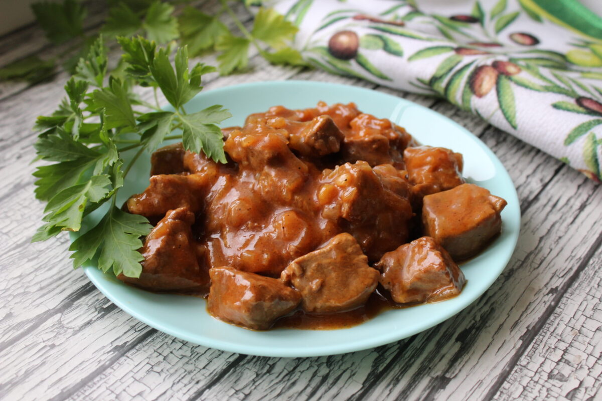 Ein Löffel reicht für ein Ragout oder eine Soße. Das Fleisch wird im Handumdrehen zart und bleibt saftig.