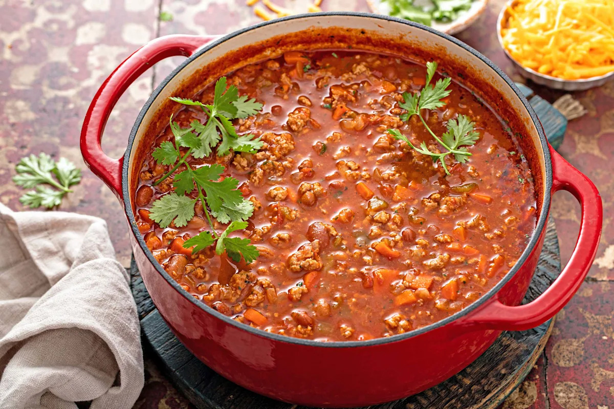 Selbst wählerische Kinder werden diese Suppe nicht ablehnen. Sie erinnert an ein allseits beliebtes Gericht