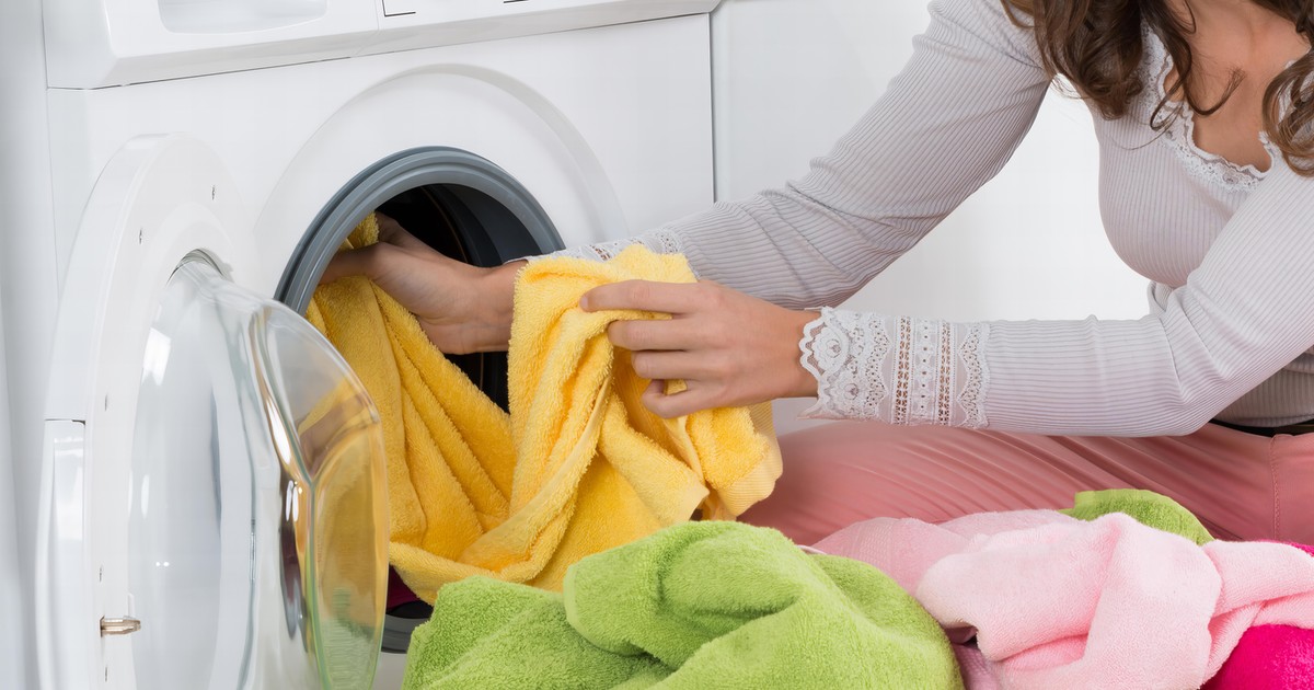 Die Weichheit und Frische Ihrer Handtücher lässt sich mit einem gewöhnlichen Produkt wiederherstellen, das in jeder Küche zu finden ist.