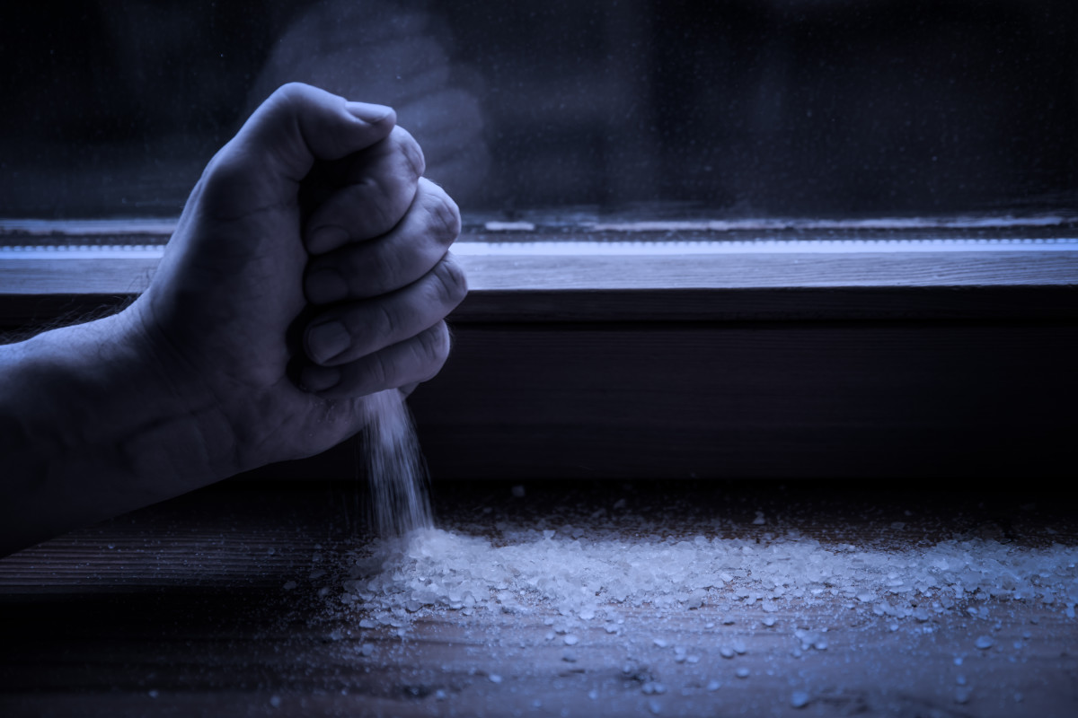 Deshalb stellen immer mehr Menschen Schalen mit Salz auf ihre Fensterbänke.