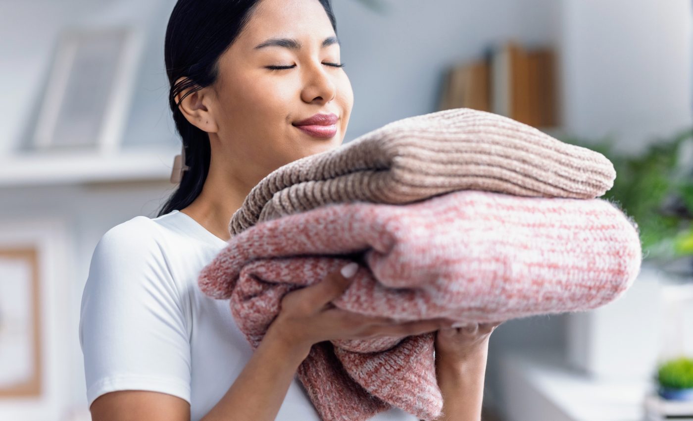 Ich gebe 2 Esslöffel davon anstelle von Weichspüler in die Waschtrommel. Die Wäsche duftet wunderbar und die Trommel strahlt vor Sauberkeit.